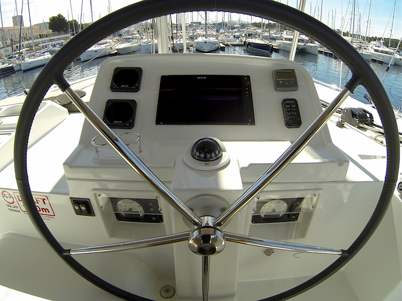 Lagoon 450 — photo 2