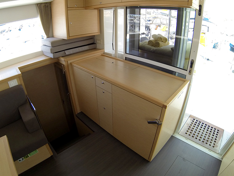 Lagoon 450 — photo 8