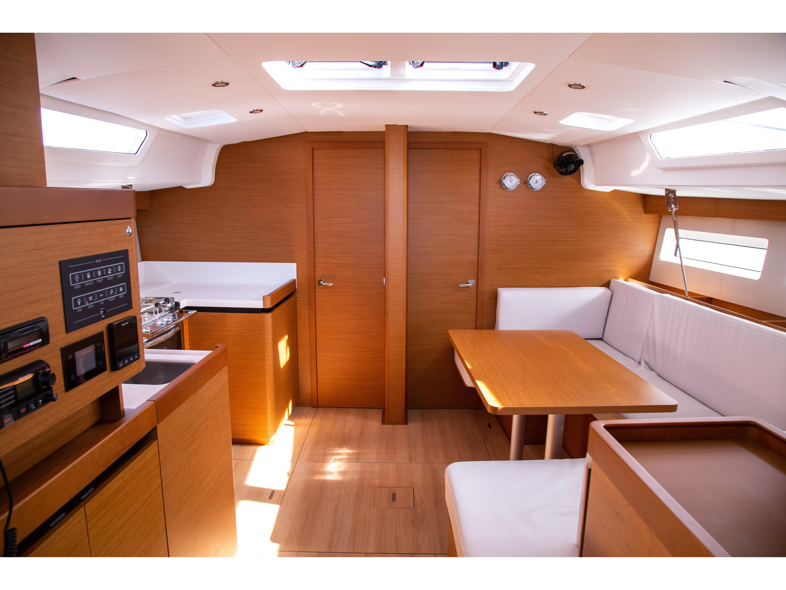 Sun Odyssey 490 5 cabins — photo 9