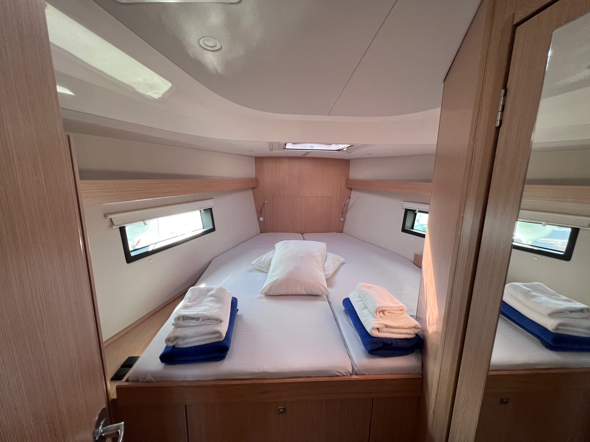 Bavaria C42 — photo 6