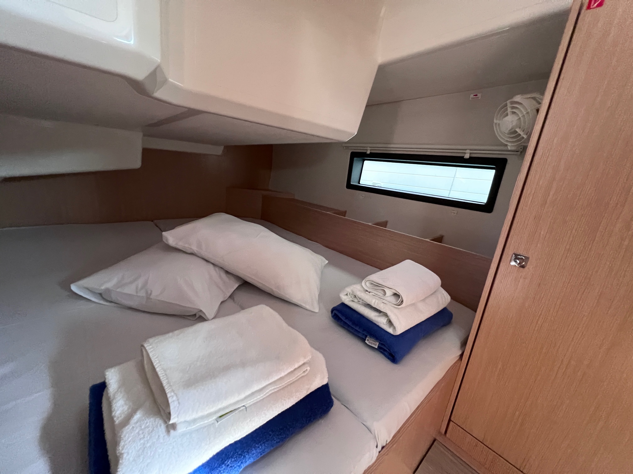 Bavaria C42 — photo 7