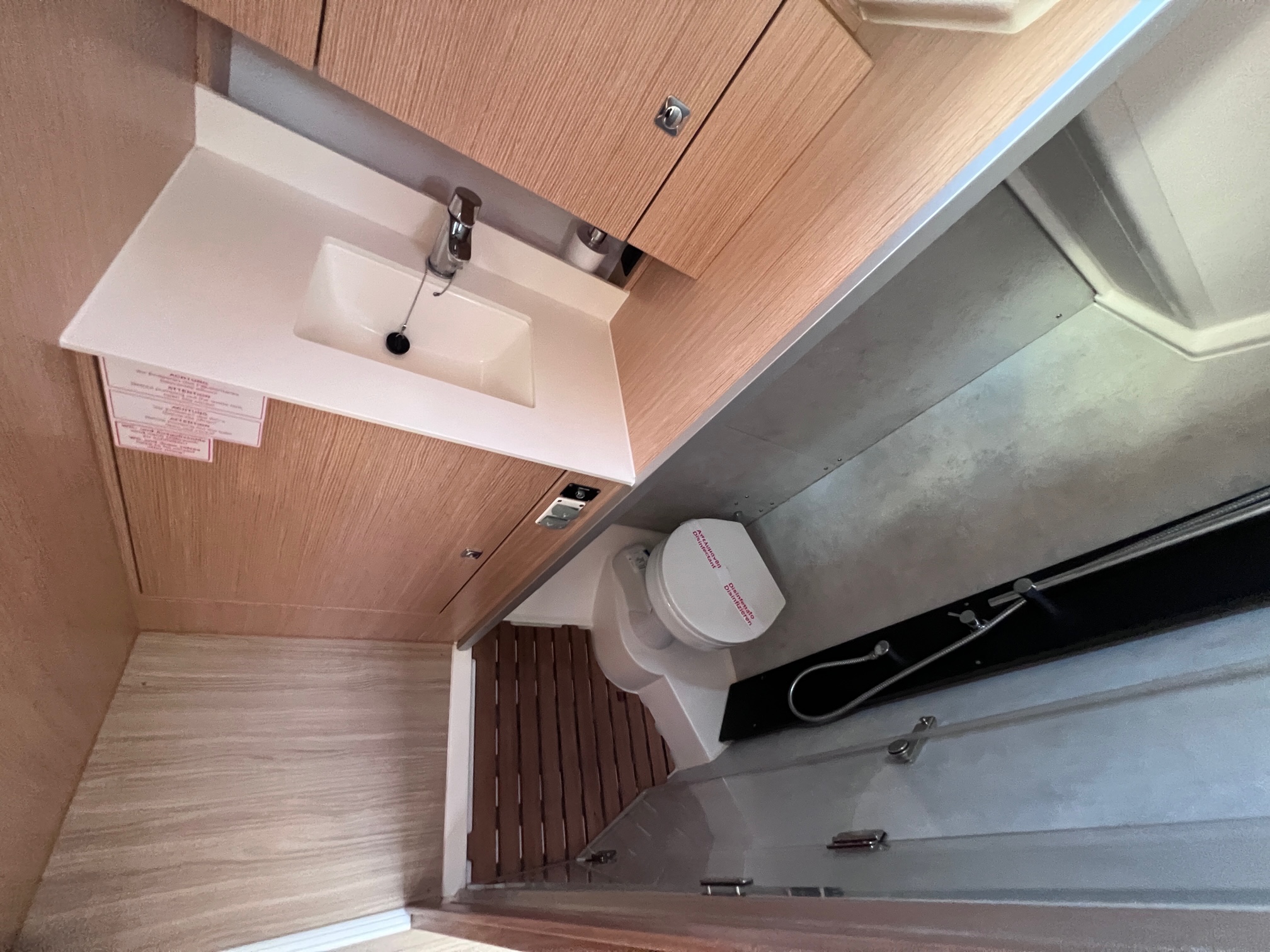 Bavaria C42 — photo 7