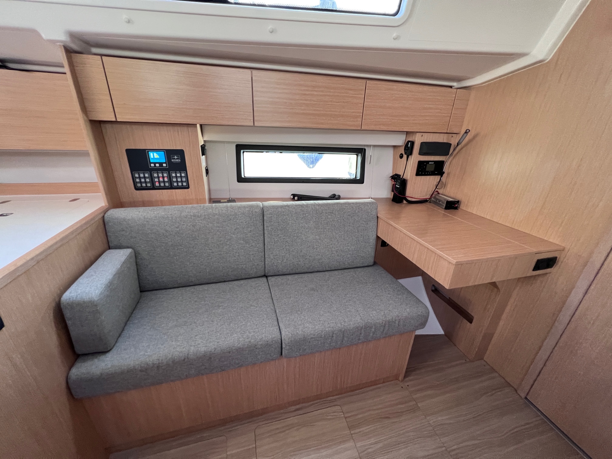 Bavaria C42 — photo 10
