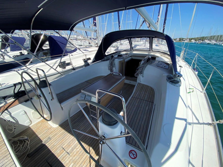 Bavaria 40 BT '13 — photo 11