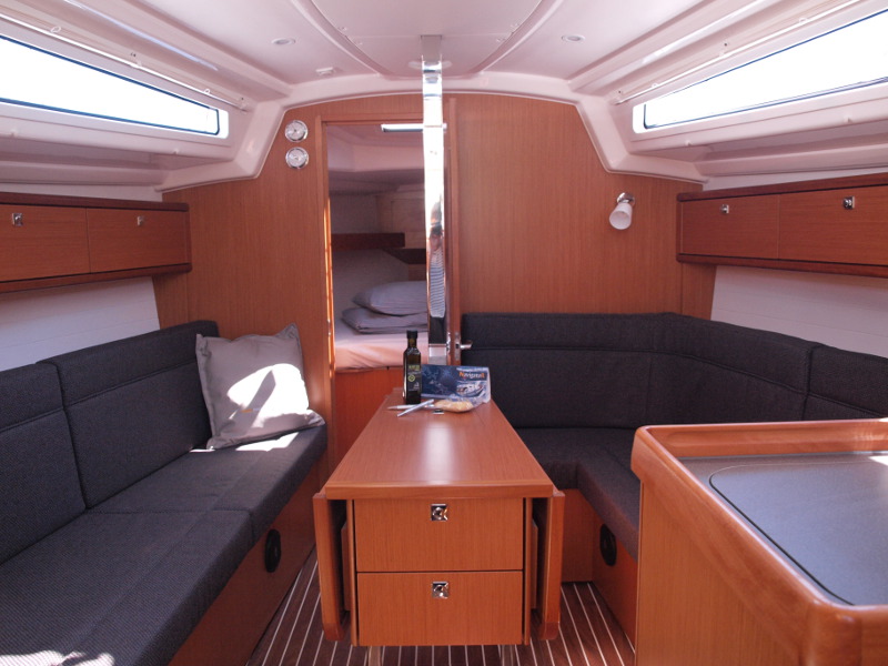 Bavaria Cruiser 33 — photo 2