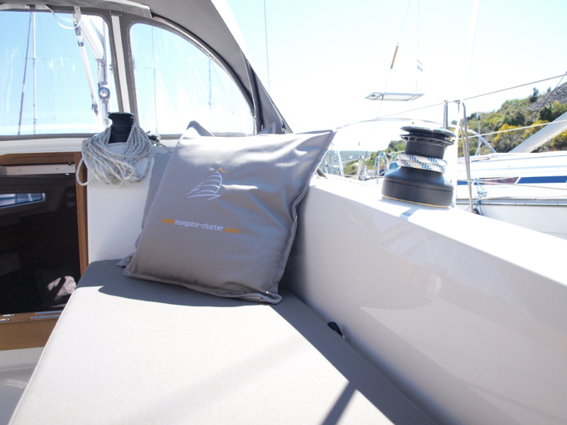 Bavaria Cruiser 33 — photo 14