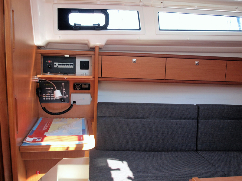 Bavaria Cruiser 33 — photo 12