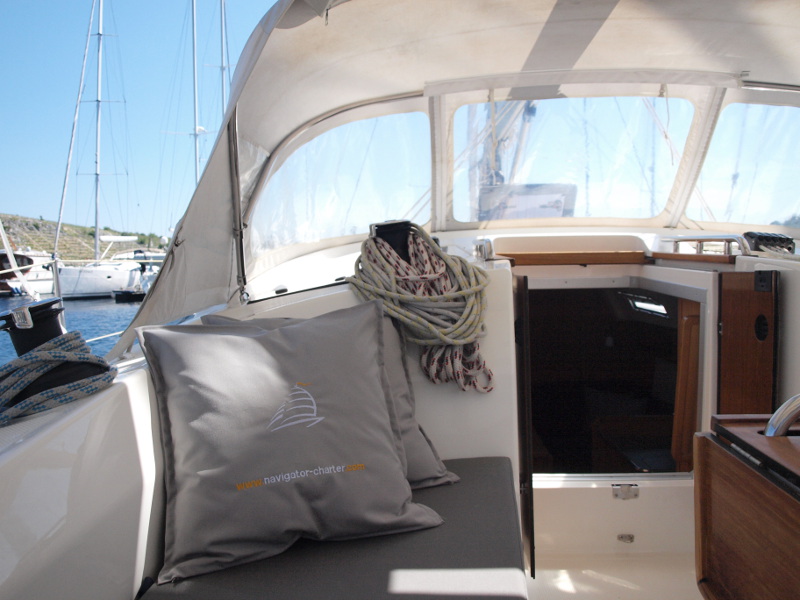 Bavaria 36 — photo 4