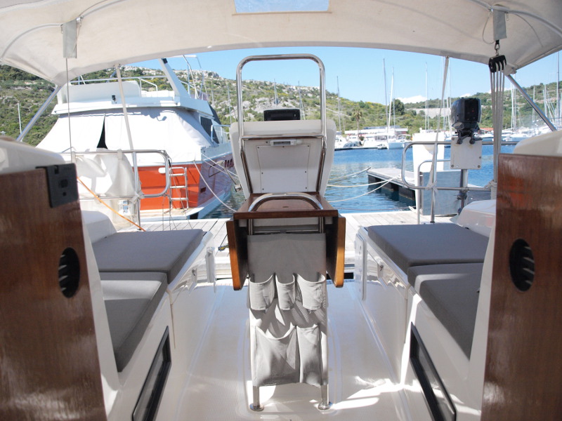 Bavaria 36 — photo 3
