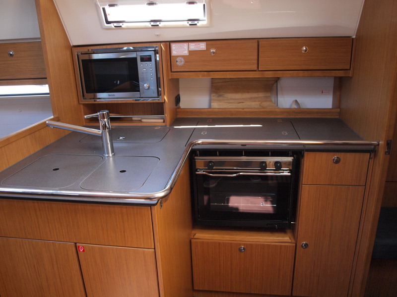 Bavaria 36 — photo 12