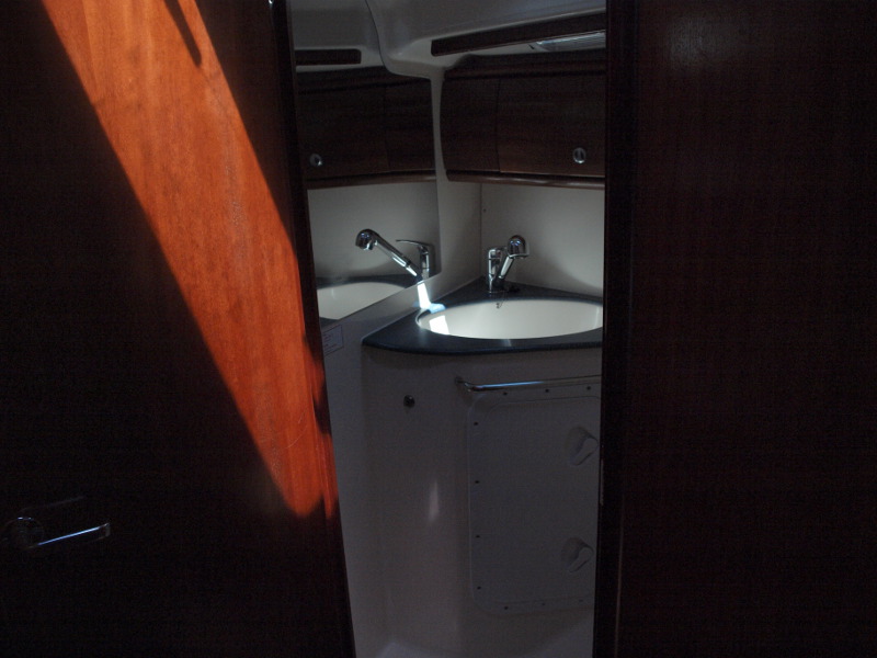 Bavaria 44 — photo 3