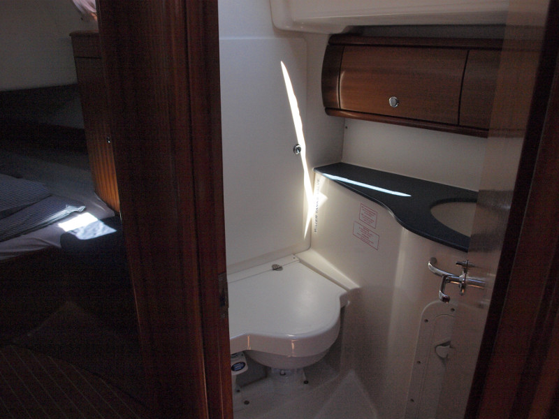 Bavaria 44 — photo 11