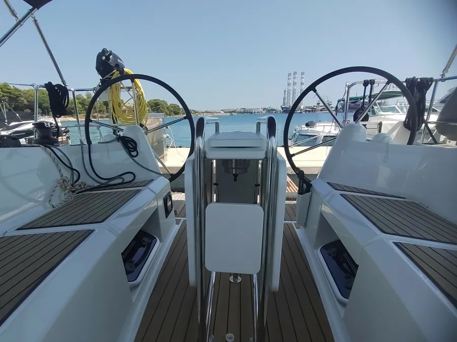 Sun Odyssey 349 — photo 11