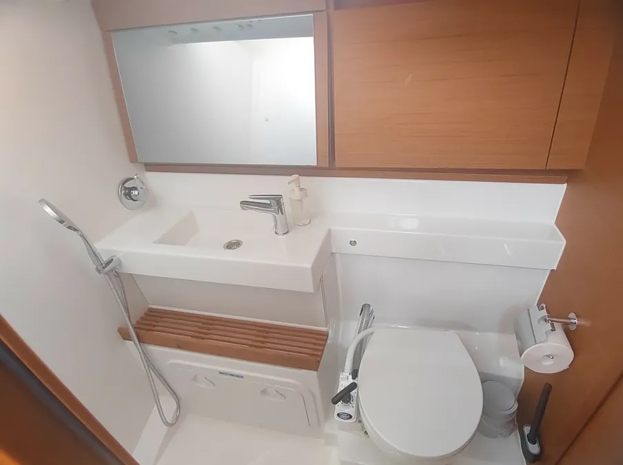 Sun Odyssey 440 — photo 2