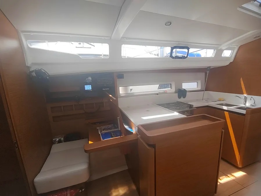 Sun Odyssey 440 — photo 10