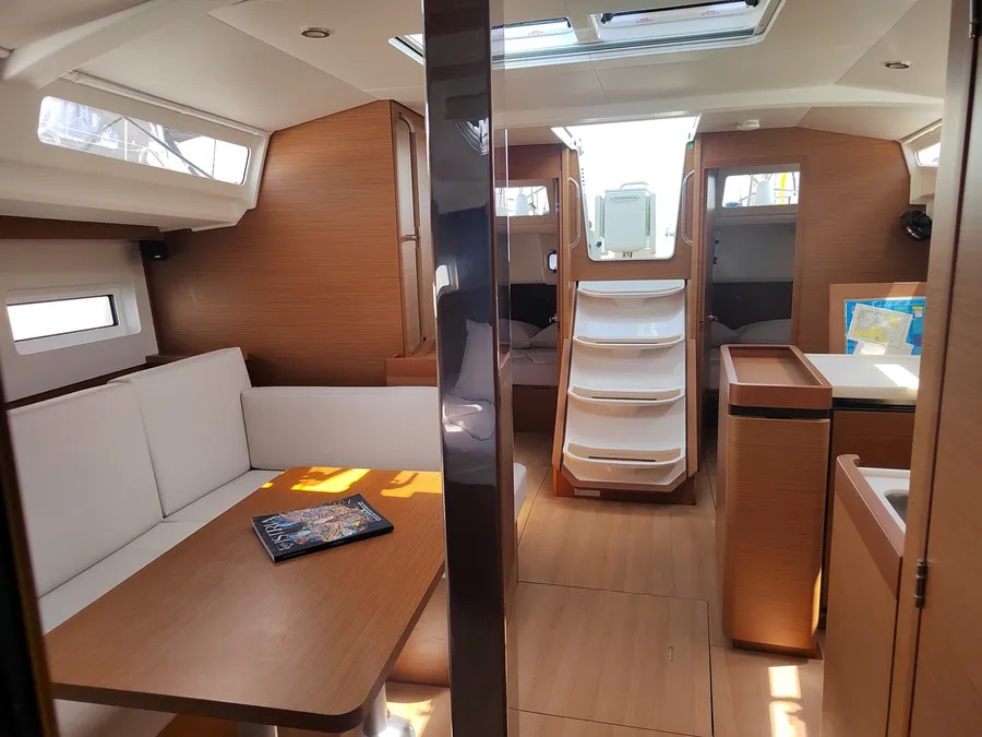 Sun Odyssey 440 — photo 2