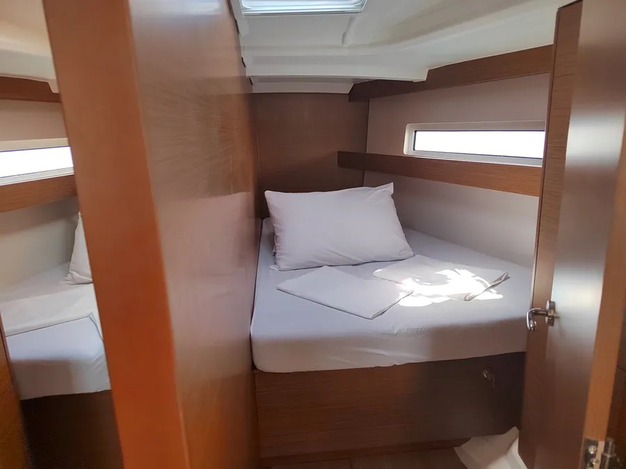 Sun Odyssey 440 — photo 8