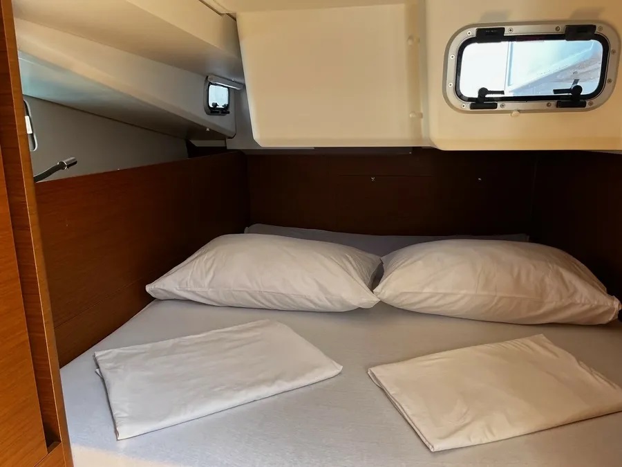Sun Odyssey 440 — photo 4