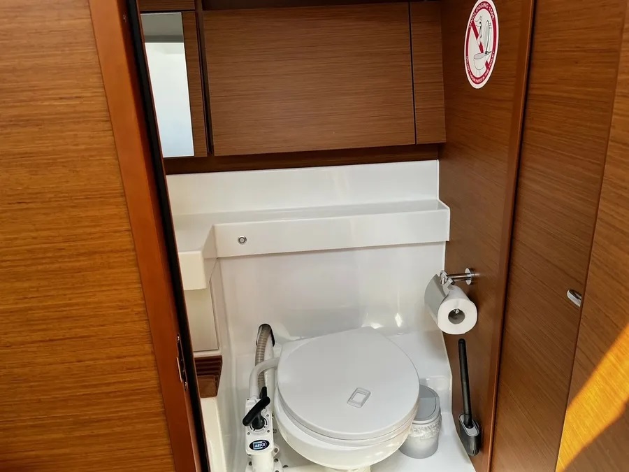 Sun Odyssey 440 — photo 6