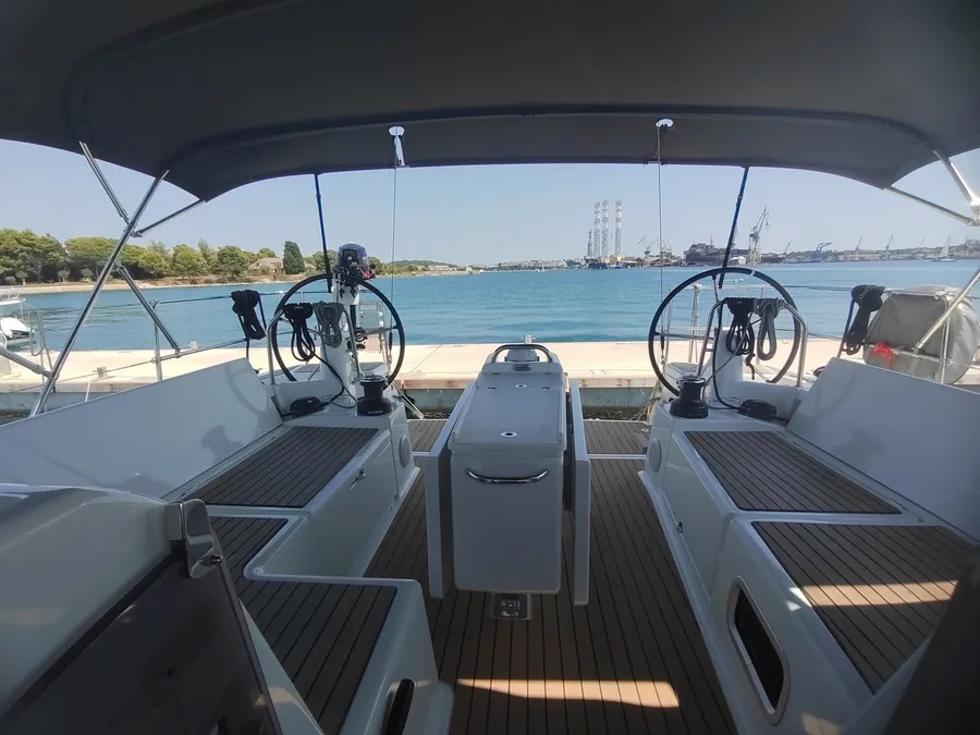 Sun Odyssey 440 — photo 20