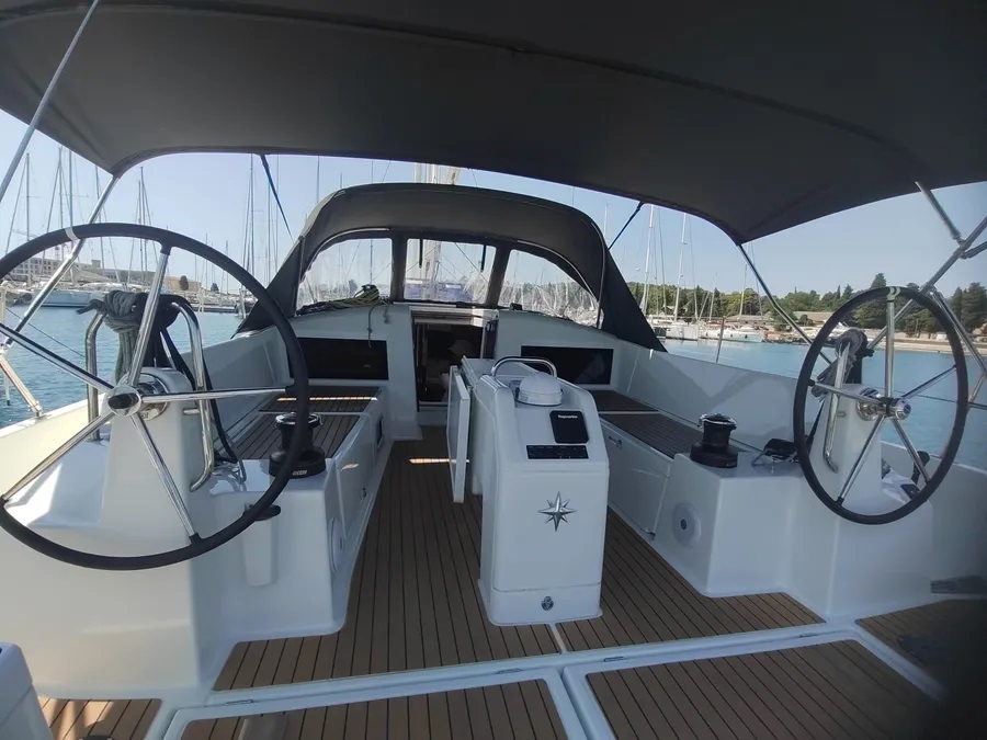 Sun Odyssey 440 — photo 3