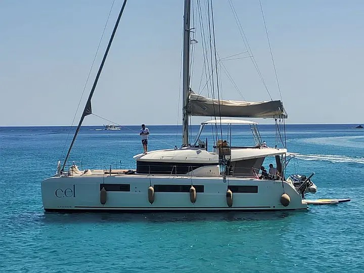 Lagoon 50 — photo 1