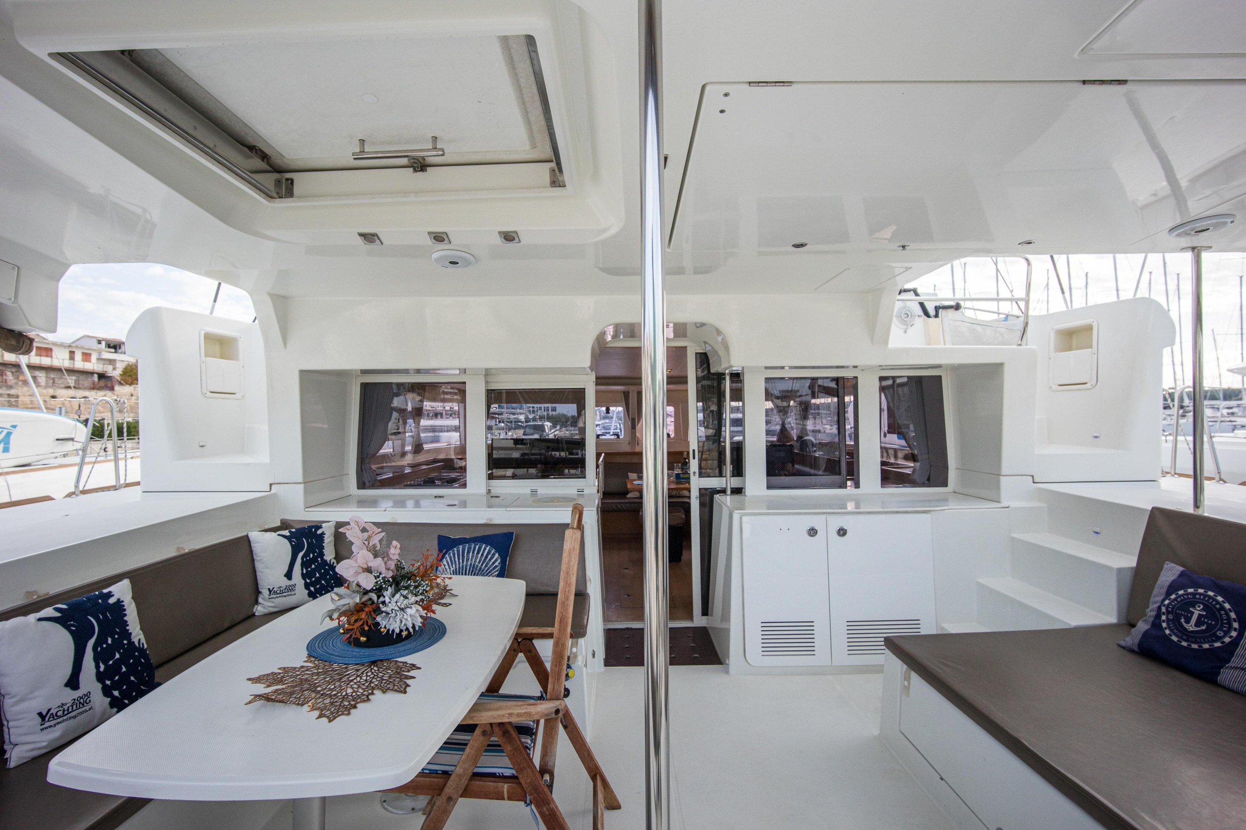 Lagoon 450 — photo 4