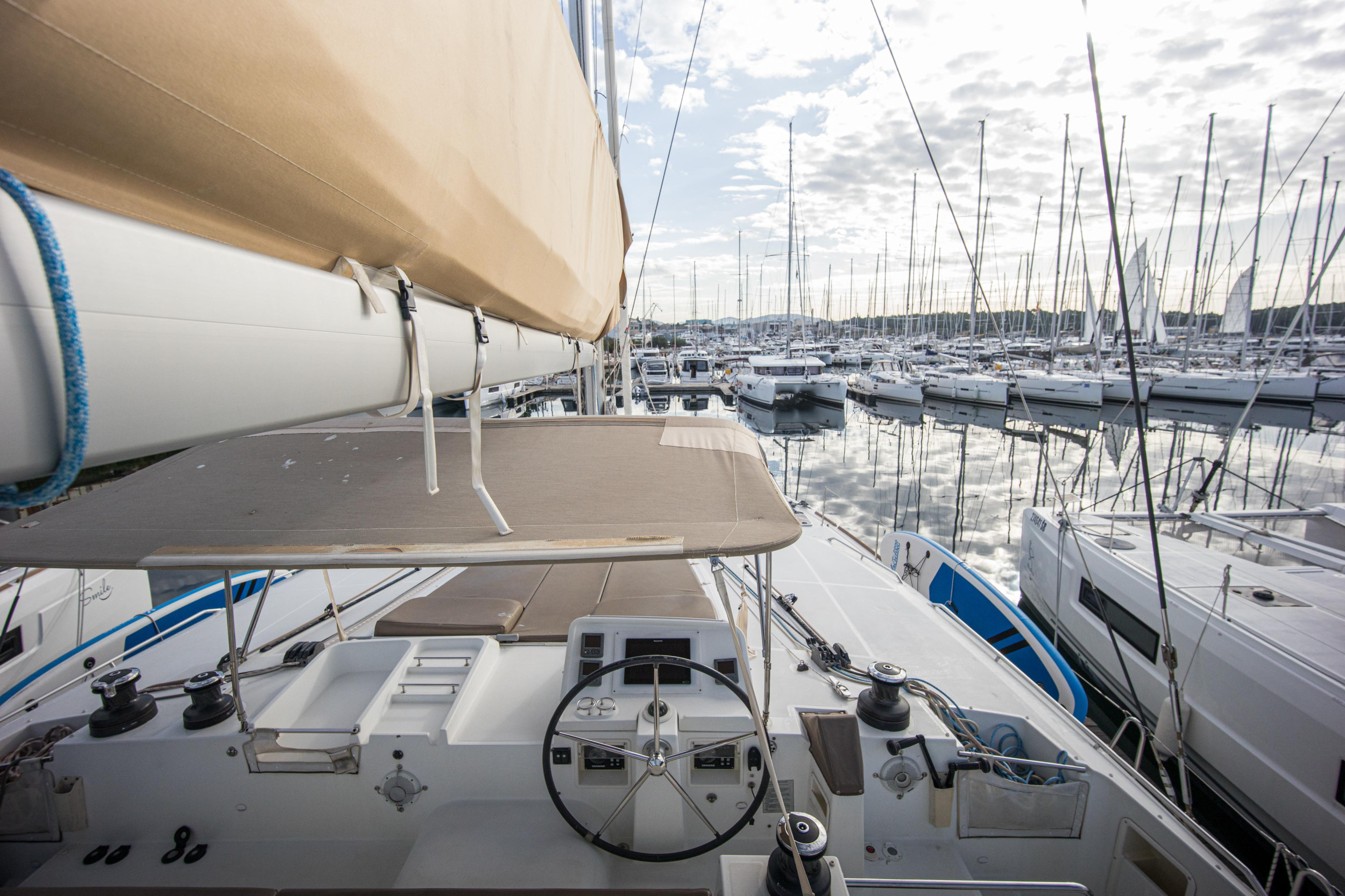 Lagoon 450 — photo 12