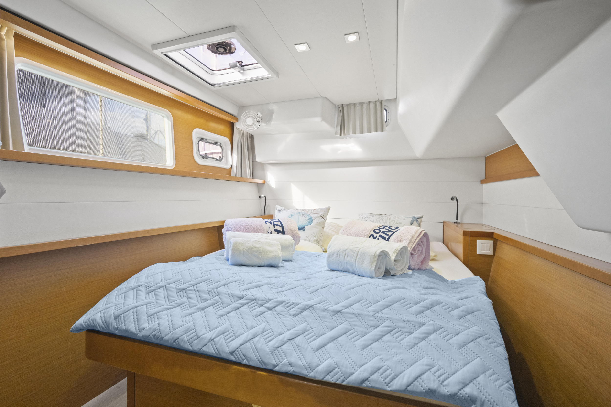 Lagoon 450 — photo 10