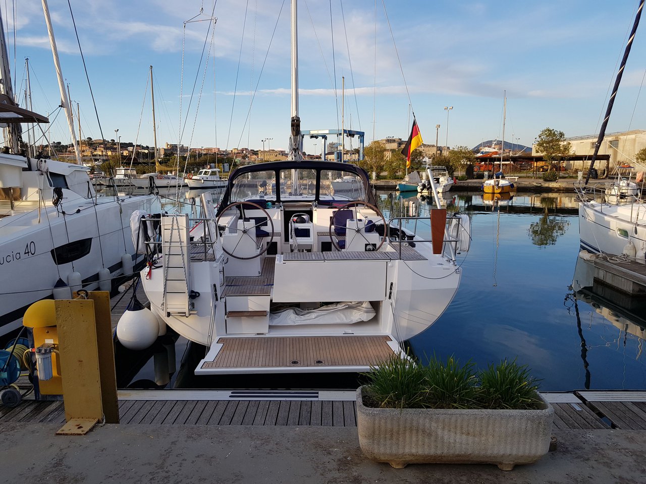 Bavaria C45 Holiday — photo 1