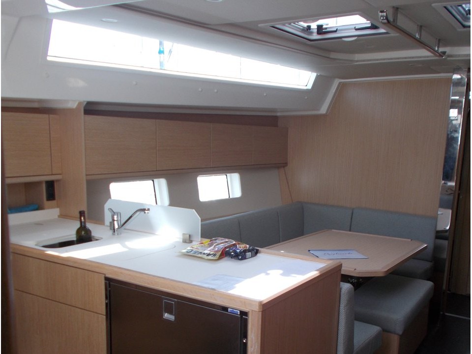 Bavaria C45 Holiday — photo 2