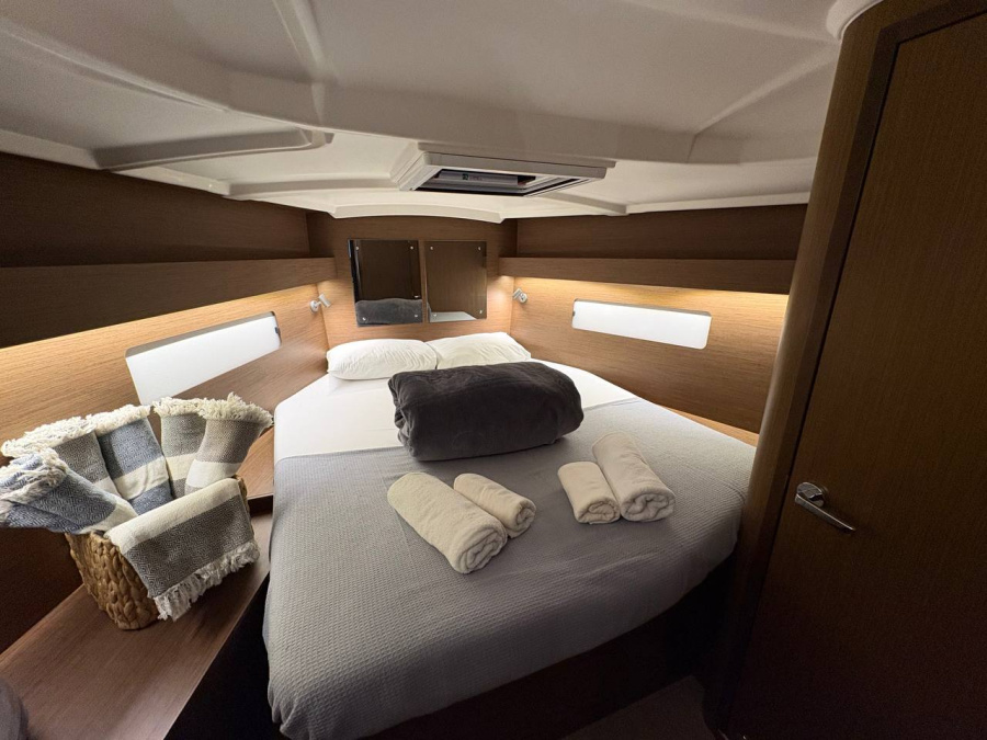Interior image - 1