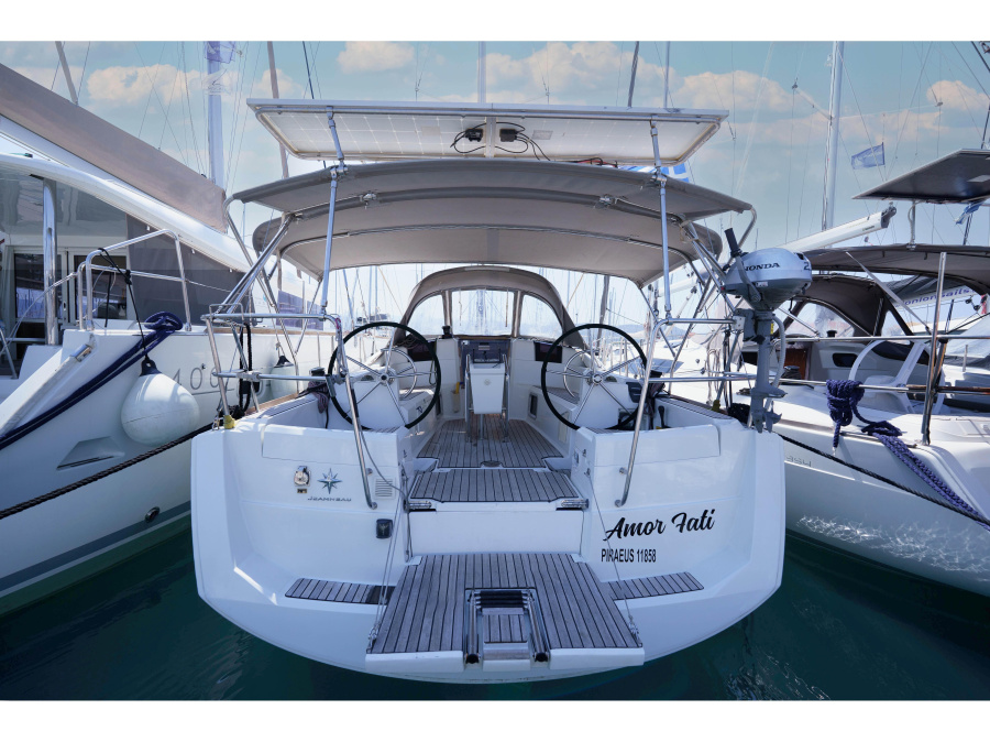 Photo #1 - Jeanneau Sun Odyssey 379 (Amor Fati) en Port of Lefkas - 21847