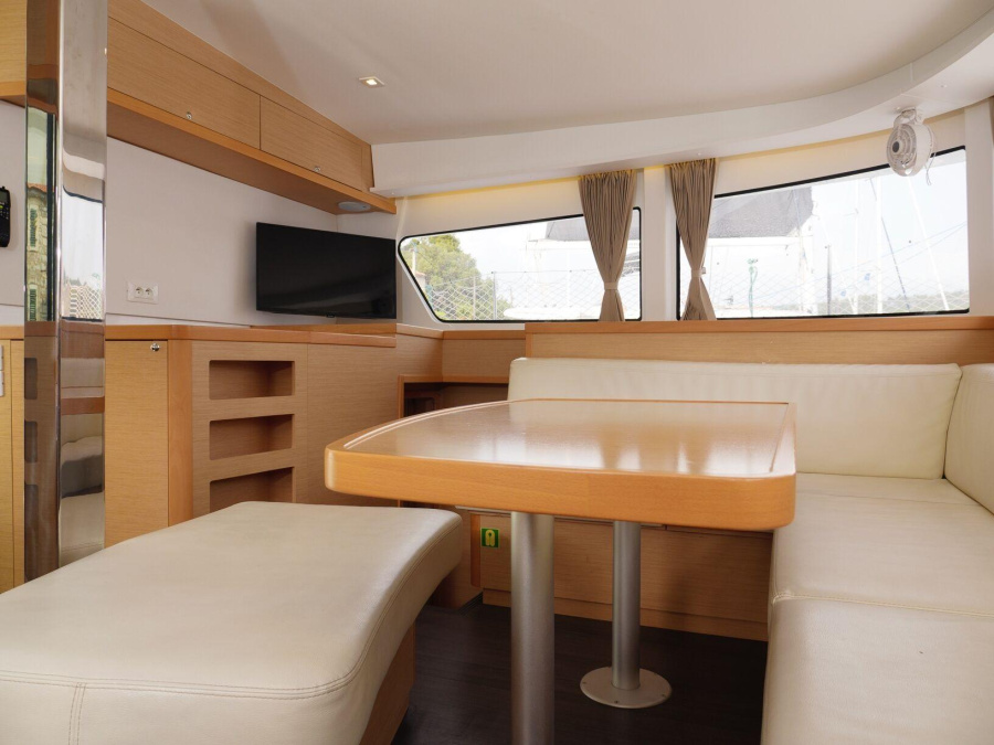 Interior image - 2