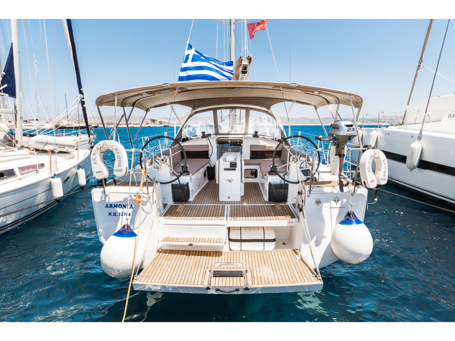 Photo #1 - Sun Odyssey 440 (ARMONIA) en Main Port - 24010