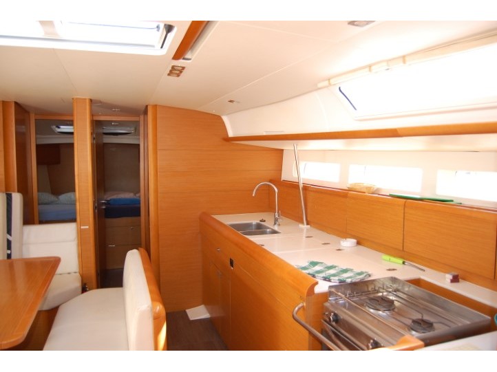 Interior image - 2