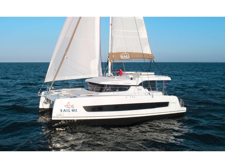 Photo #1 - Bali Catspace (Navegame) en Marina San Miguel - 65026