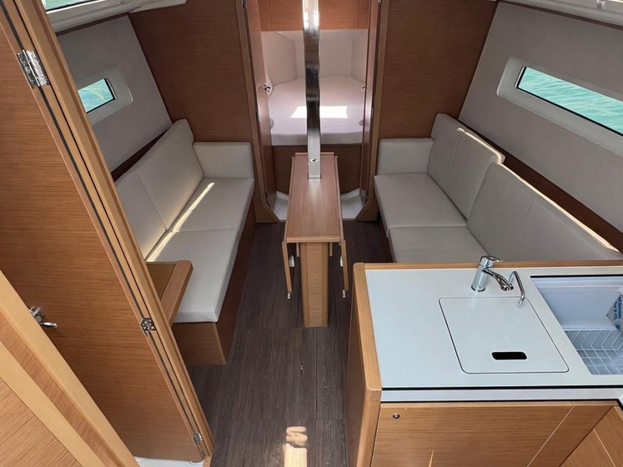 Interior image - 2