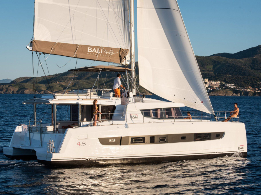 Photo #1 - Bali 4.8 (Sea pearl) en Alimos Marina - 4220