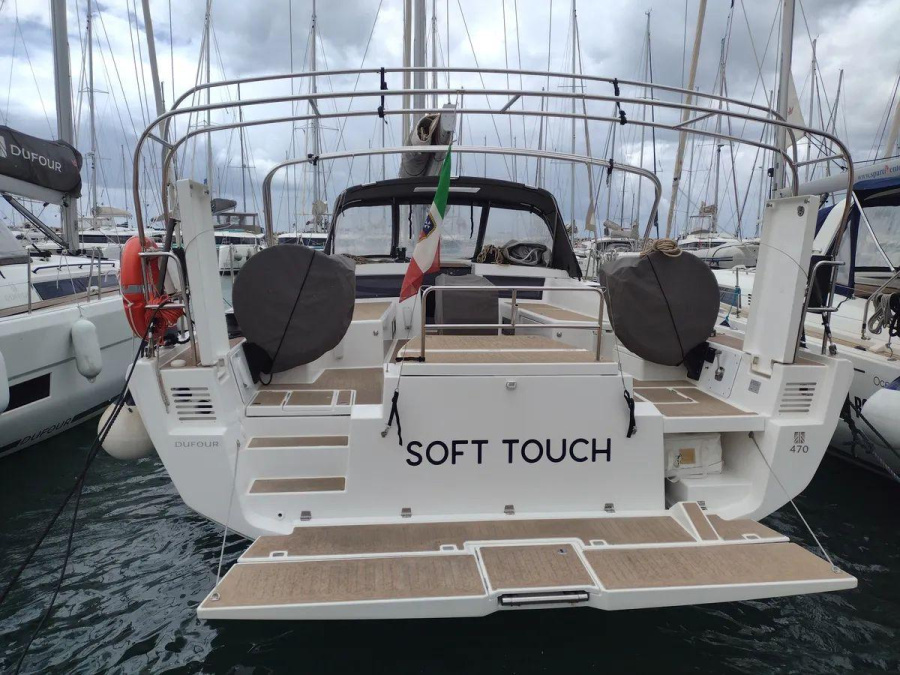 Photo #1 - Dufour 470 (Soft Touch) en Marina - 63955