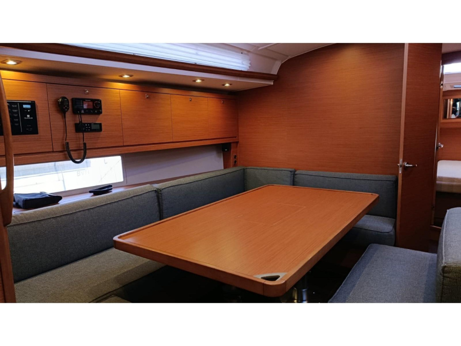 Interior image - 2