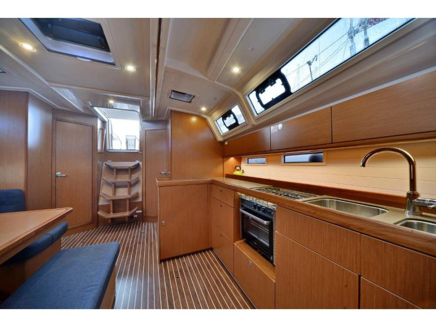 Interior image - 1