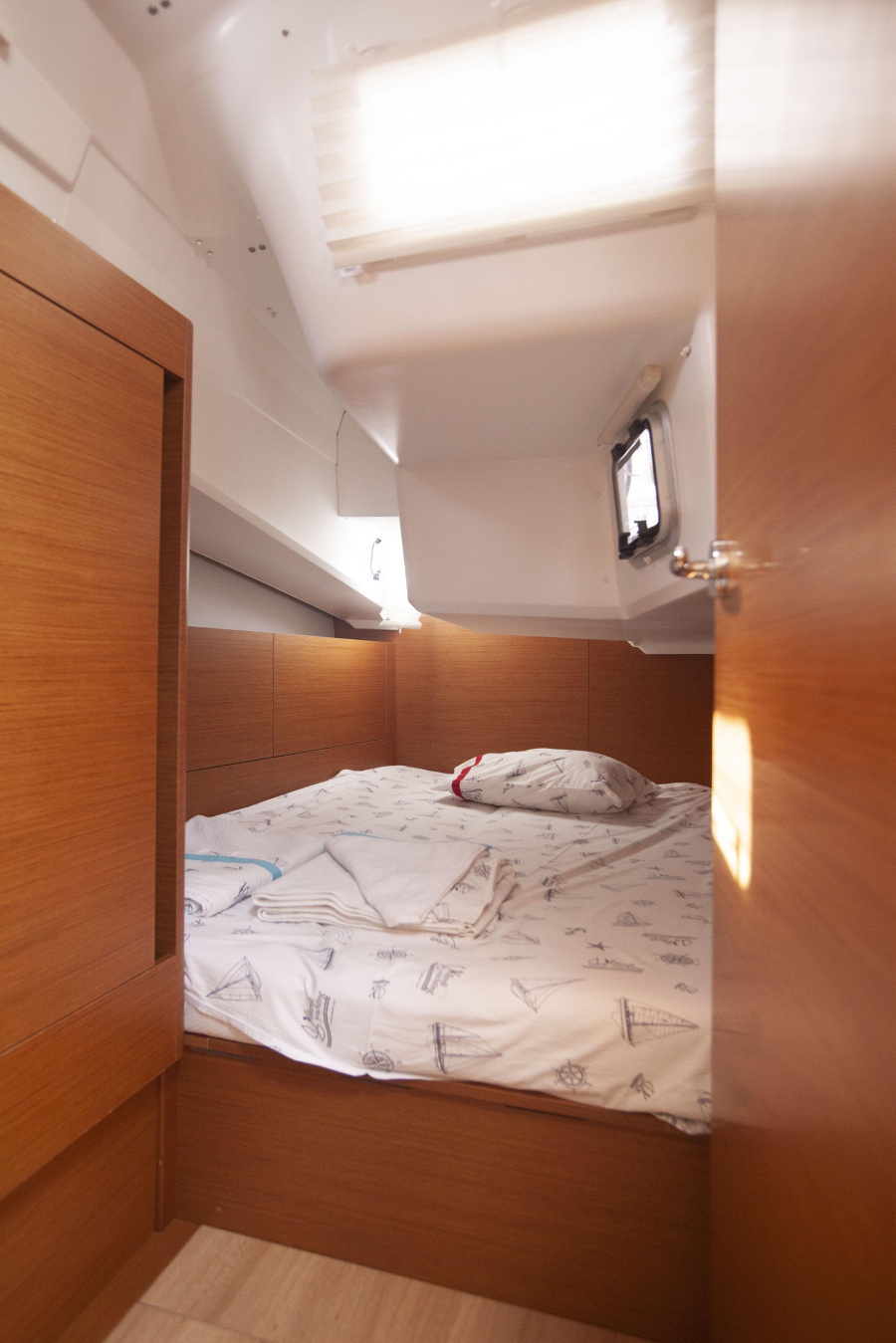 Aft Cabin (starboard side) - 2