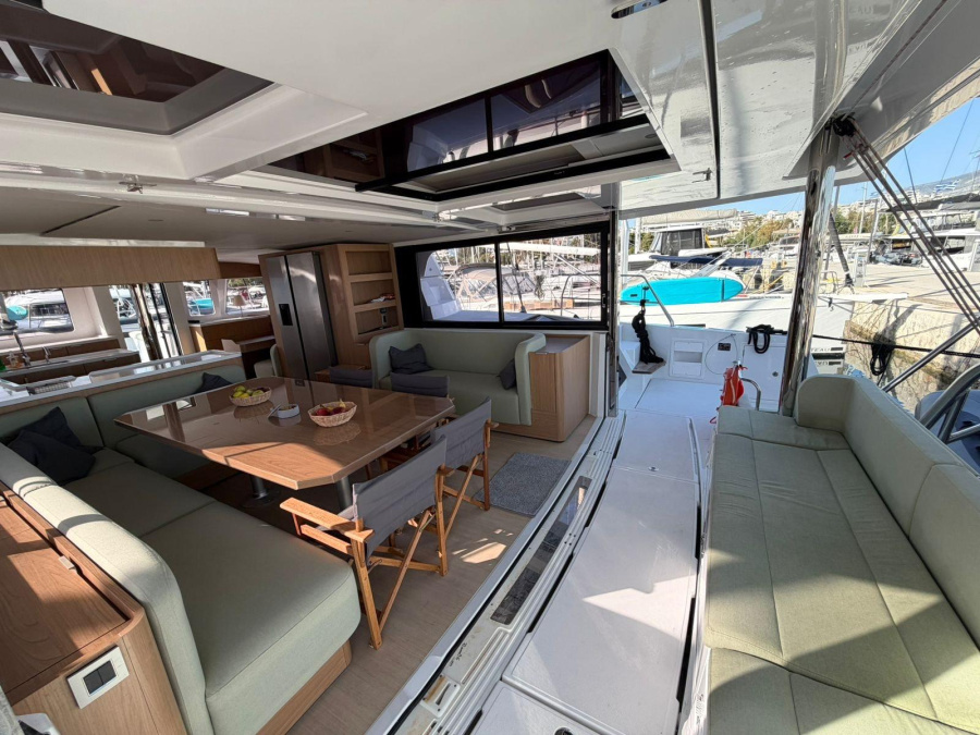 Interior image - 2