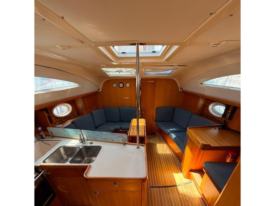 Interior image - 1