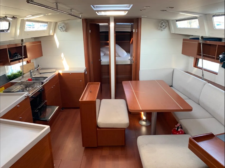 Interior image - 1