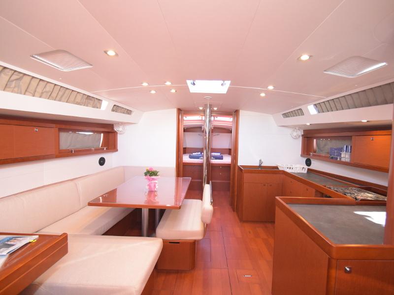 Interior image - 1