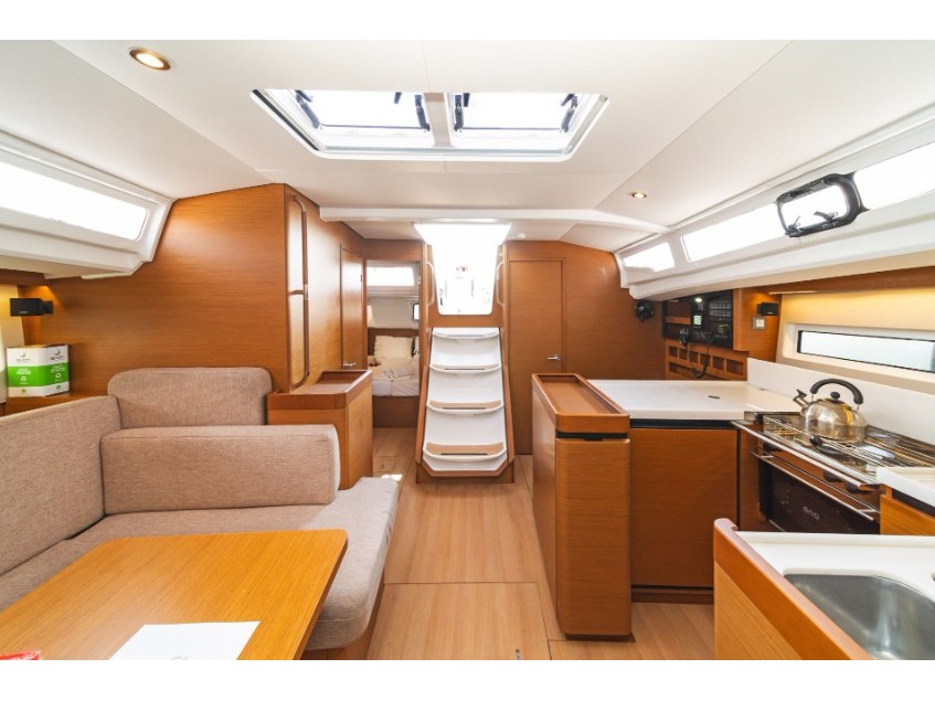 Interior image - 2