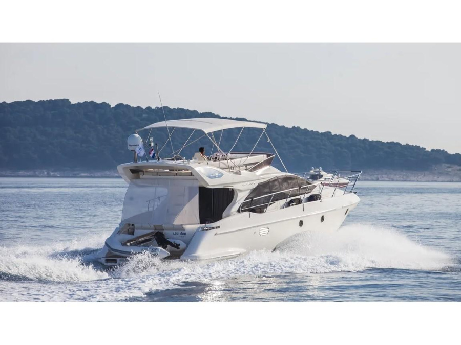 Photo #1 - Azimut 43 Fly (Lou Ann) en Marina Baotić - 8045