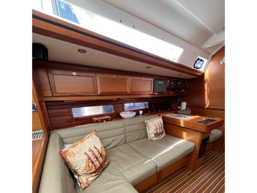 Interior image - 1